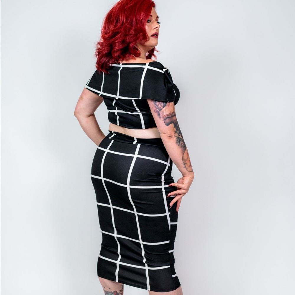 Plus Size ‘Mandy’ Two Piece Geometric Set - Picture 6 of 7